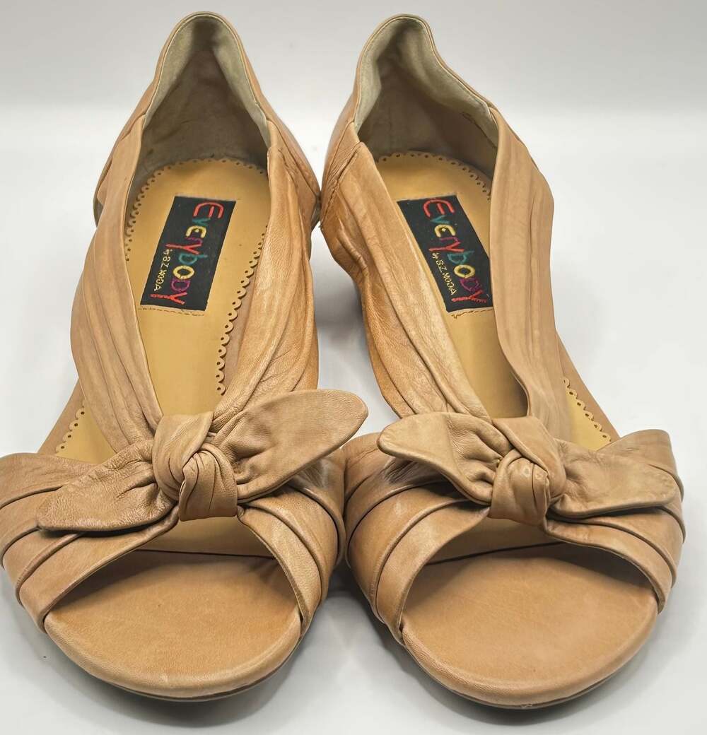 Everybody by B.Z. Moda Tan Leather Bow Peep Toe Low Heel Sandals